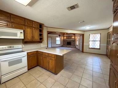 Main picture of 1204 W David Ave