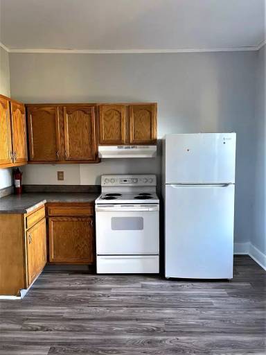 Main picture of 143 S Main St