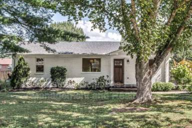Main picture of 106 Scruggs Ave