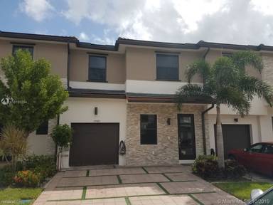 Main picture of 15570 NW 91st Ct