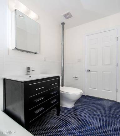 Main picture of 409 E 81st St
