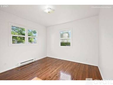 Main picture of 12102 SE Woodward Pl