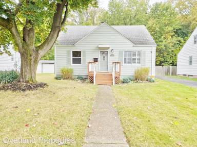 Main picture of 820 E 254th St