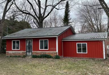 Main picture of 221 E Fargo St