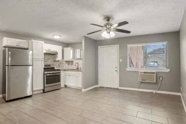 Main picture of 4811 Oakland St