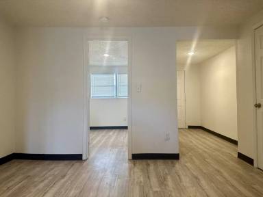 Main picture of 2416 Colgate St