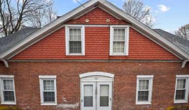 Main picture of 981 Riverside Dr