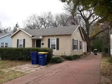 Main picture of 302 S Walnut St
