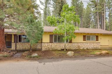 Main picture of 2708 Armstrong Ave
