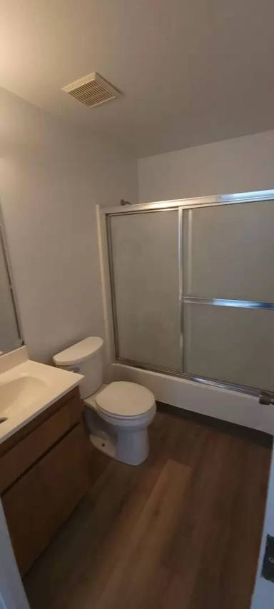 Main picture of 1254 Newlands Dr W
