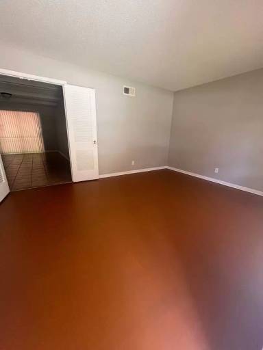 Main picture of 3679 Ladue St