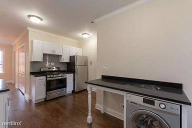 Main picture of 3815-23 N Greenview Ave