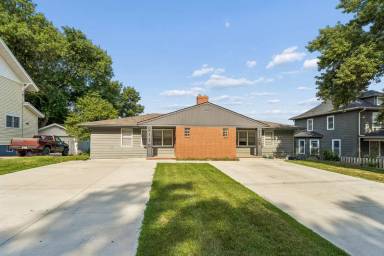 Main picture of 2110 S 50th St