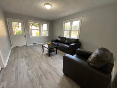 Main picture of 424 S 6th St