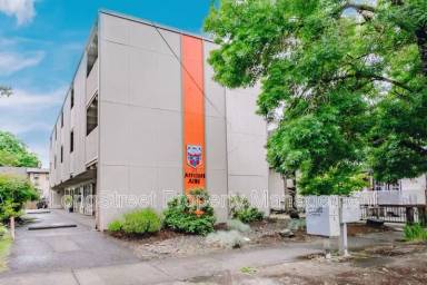 Main picture of 115 NW 15th St