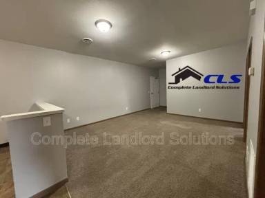 Main picture of 1400 North Ave