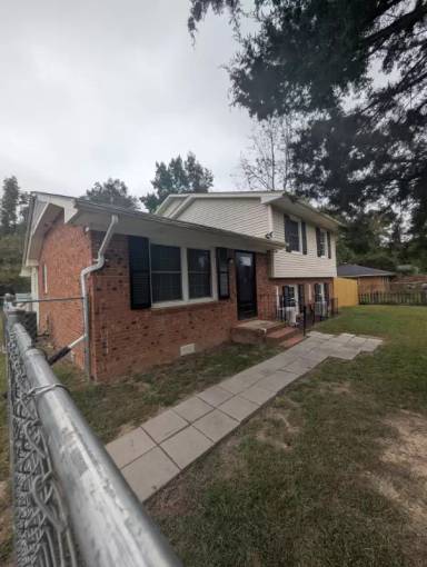 Main picture of 3761 Wakefield Ln