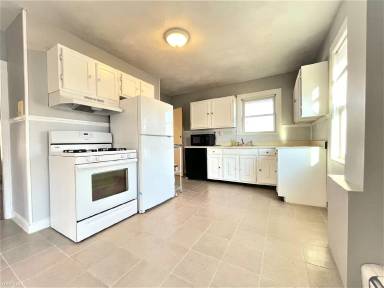 Main picture of 76 Fremont St