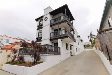 Main picture of 259 Avenida Granada