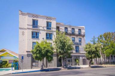Main picture of 839 S St Andrews Pl