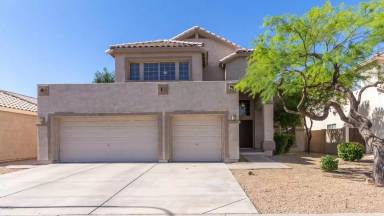 Main picture of 421 W Pecan Pl