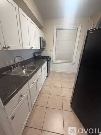 Main picture of 165 W 48th St