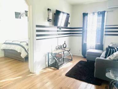 Main picture of 28 E 5th St