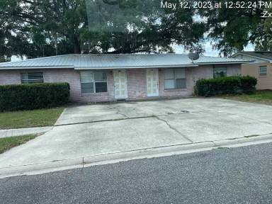 Main picture of 303 Oleander Dr