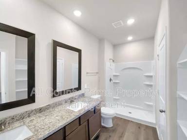 Main picture of 13067 Clearview Dr