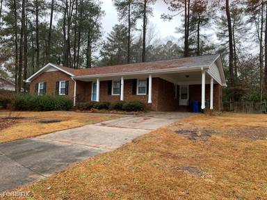 Main picture of 302 Lynwood Ln
