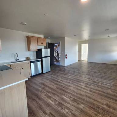 Main picture of 461 32nd St