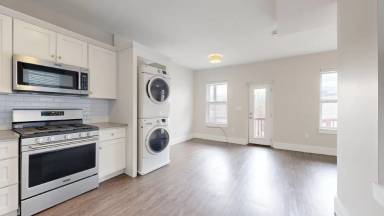 Main picture of 133 Paris St