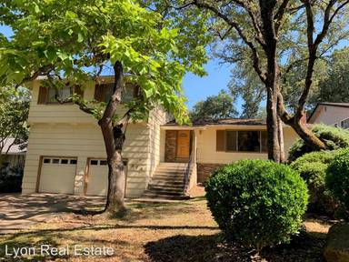 Main picture of 974 King Henry Way