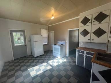 Main picture of 1202 N 4th St