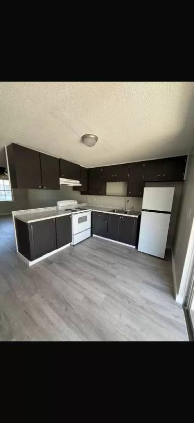 Main picture of 1006 28th Ave W