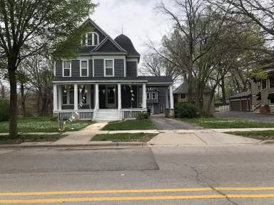 Main picture of 513 Western Ave