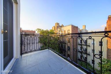 Main picture of 324 E 9th St