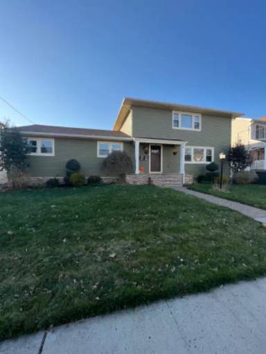 Main picture of 232 N 9th St