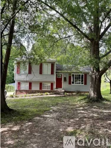Main picture of 2140 Mariner Cir
