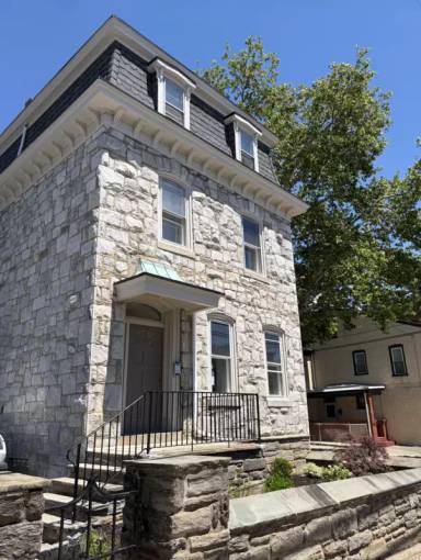 Main picture of 4351 Pechin St