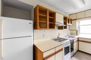 Main picture of 1107 E Genesee St