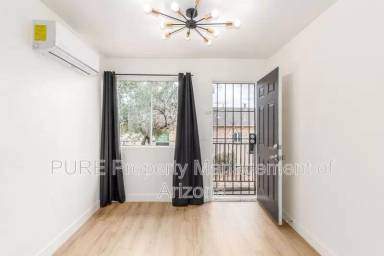 Main picture of 1538 W Fillmore St