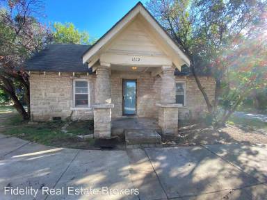 Main picture of 1620 N Ross Ave