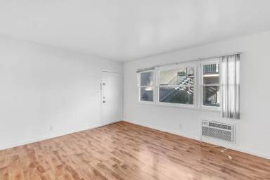 Main picture of 6543 Woodley Ave