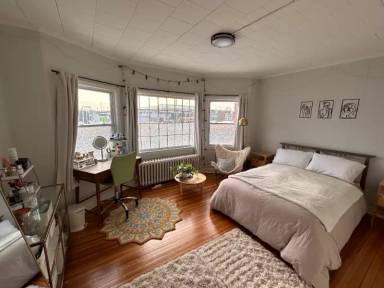 Main picture of 451 New Park Ave