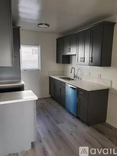 Main picture of 5231 Roseland St
