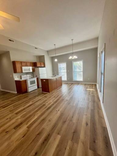 Main picture of 10639 Meeting St