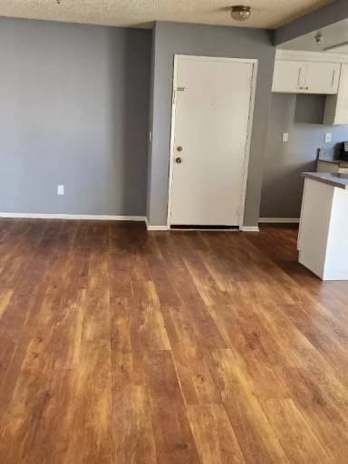 Main picture of 4433 W 133rd St