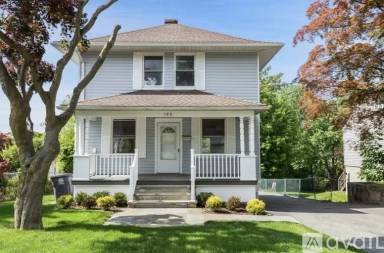 Main picture of 166 Grant Ave