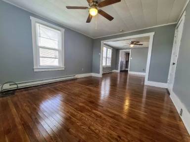 Main picture of 12 Front St